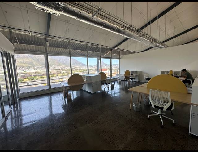 920M² OFFICE TO LET IN PAARDEN EILAND